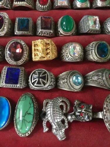 Magical ring of wealth Magical ring of wealth